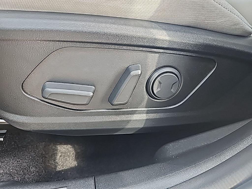 New 2026 White Hyundai SEL AWD image 14