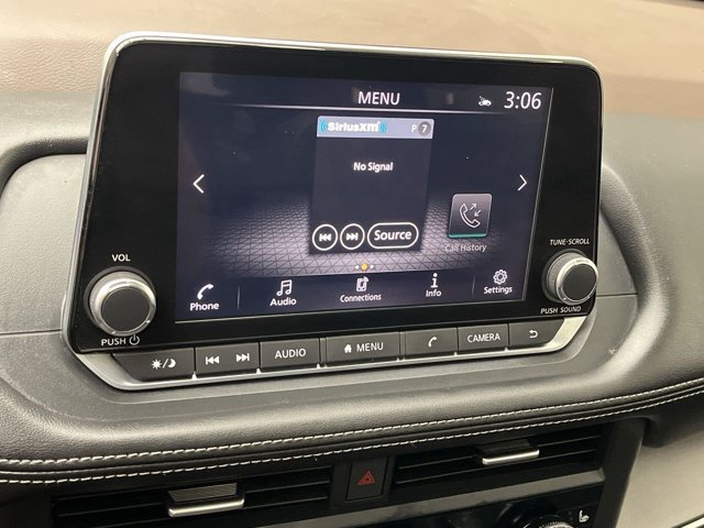 Used 2023 Pearl White Tricoat Nissan SV image 19