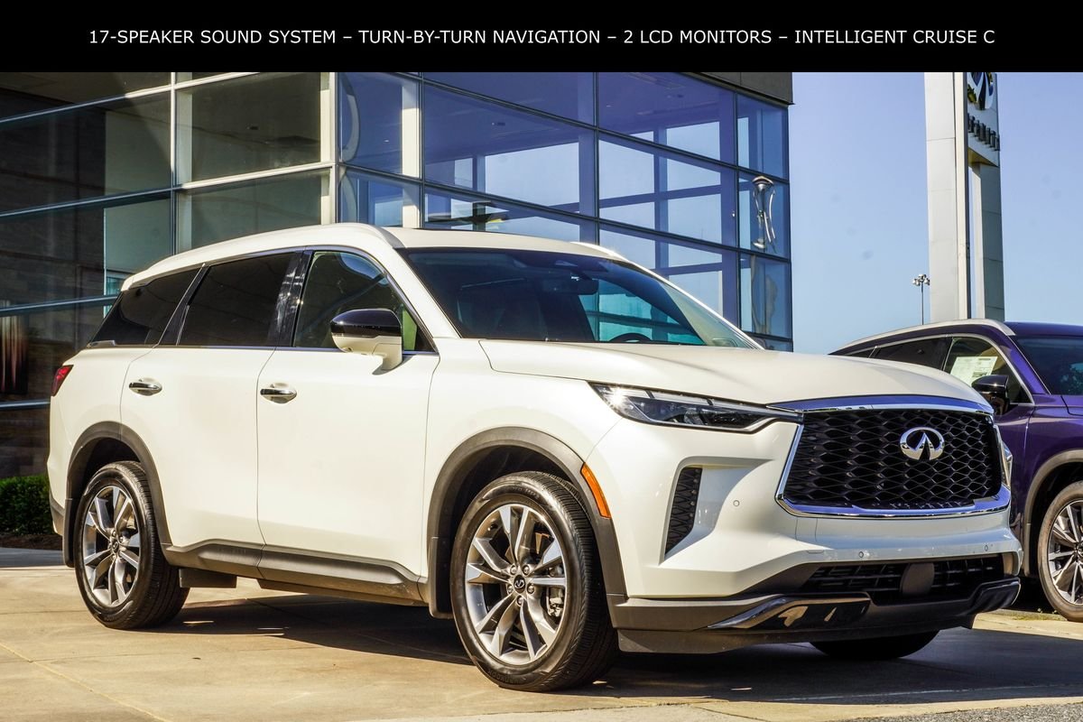 Used 2025 White INFINITI LUXE image 4