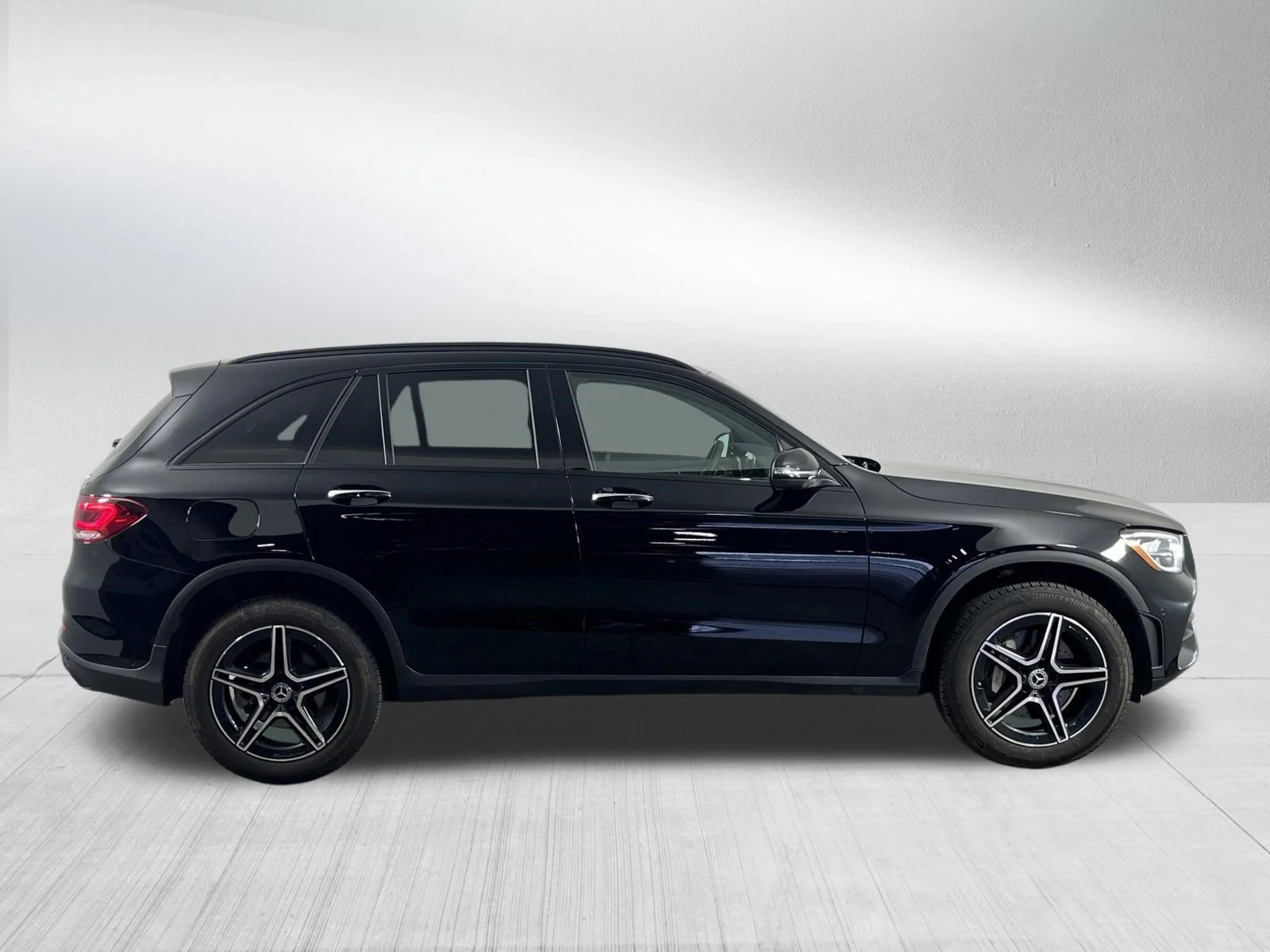 Used 2022 Black Mercedes-Benz GLC 300 image 8