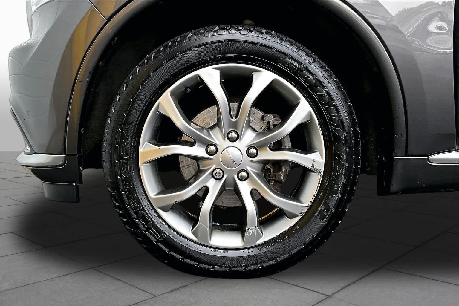 Used 2018 Granite Clearcoat Dodge SXT image 11