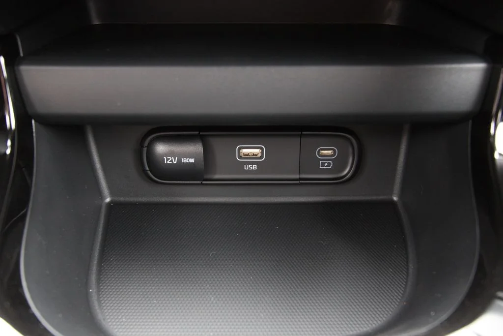 New 2026 Pluton Blue / Black Roof Kia S image 29