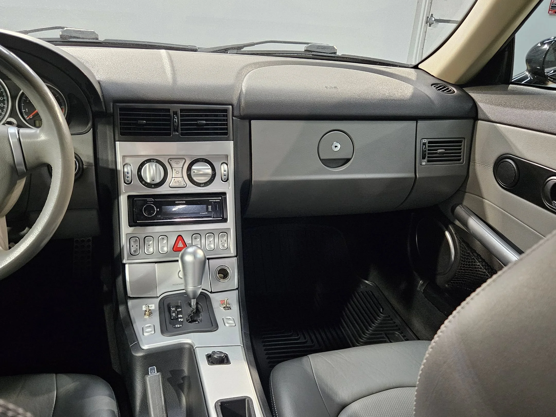 Used 2004 Black Chrysler  image 11