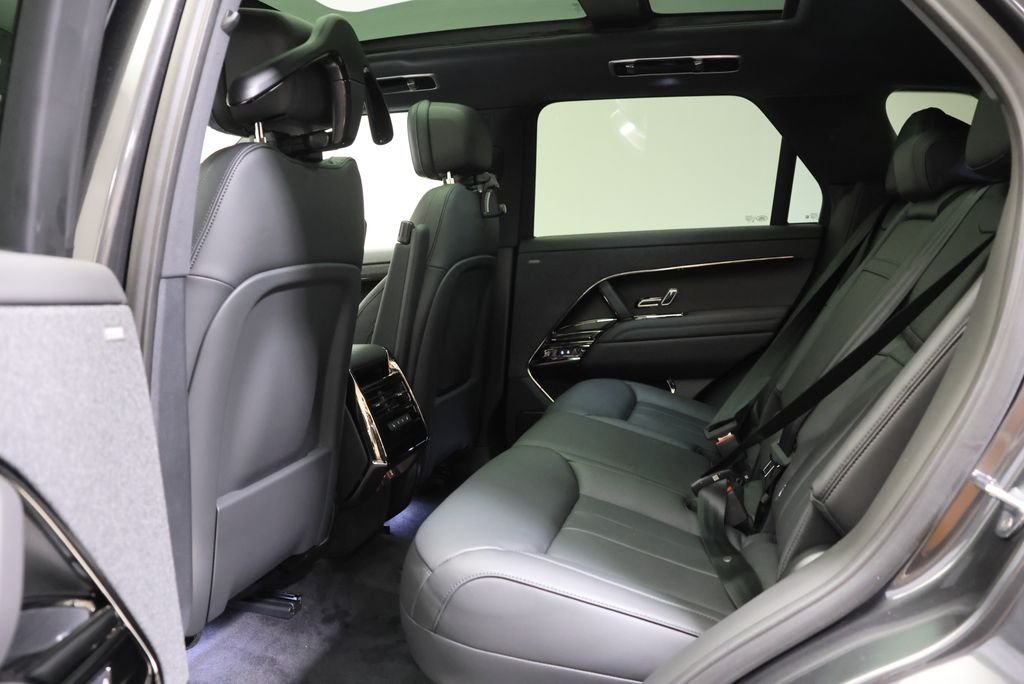 New 2026 Carpathian Grey Land Rover Dynamic SE image 34