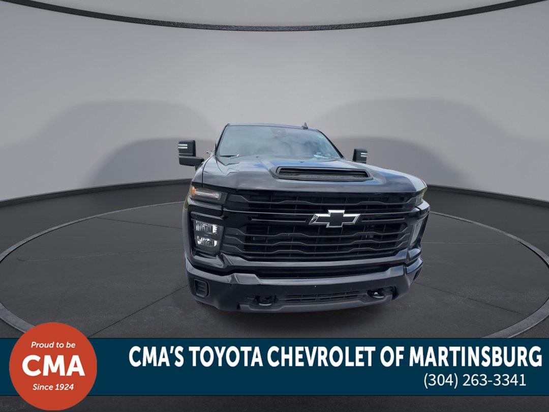 Used 2024 Black Chevrolet Custom image 3