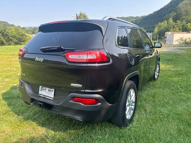 Used 2014 Black Jeep Latitude image 8