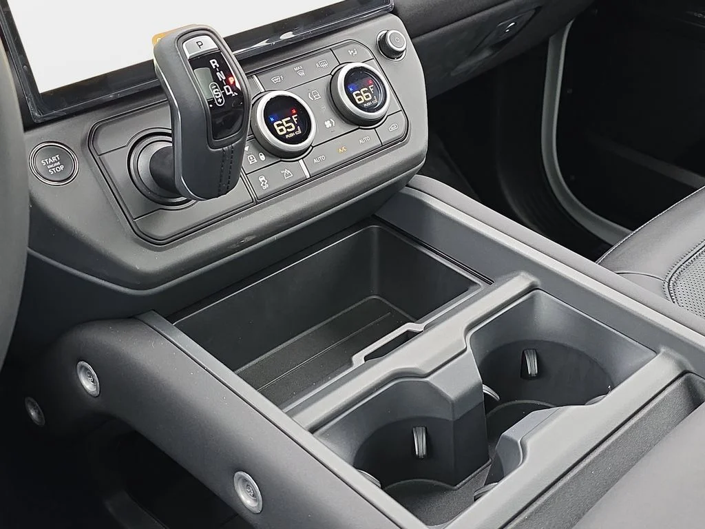 New 2026 Fuji White LAND ROVER S image 24