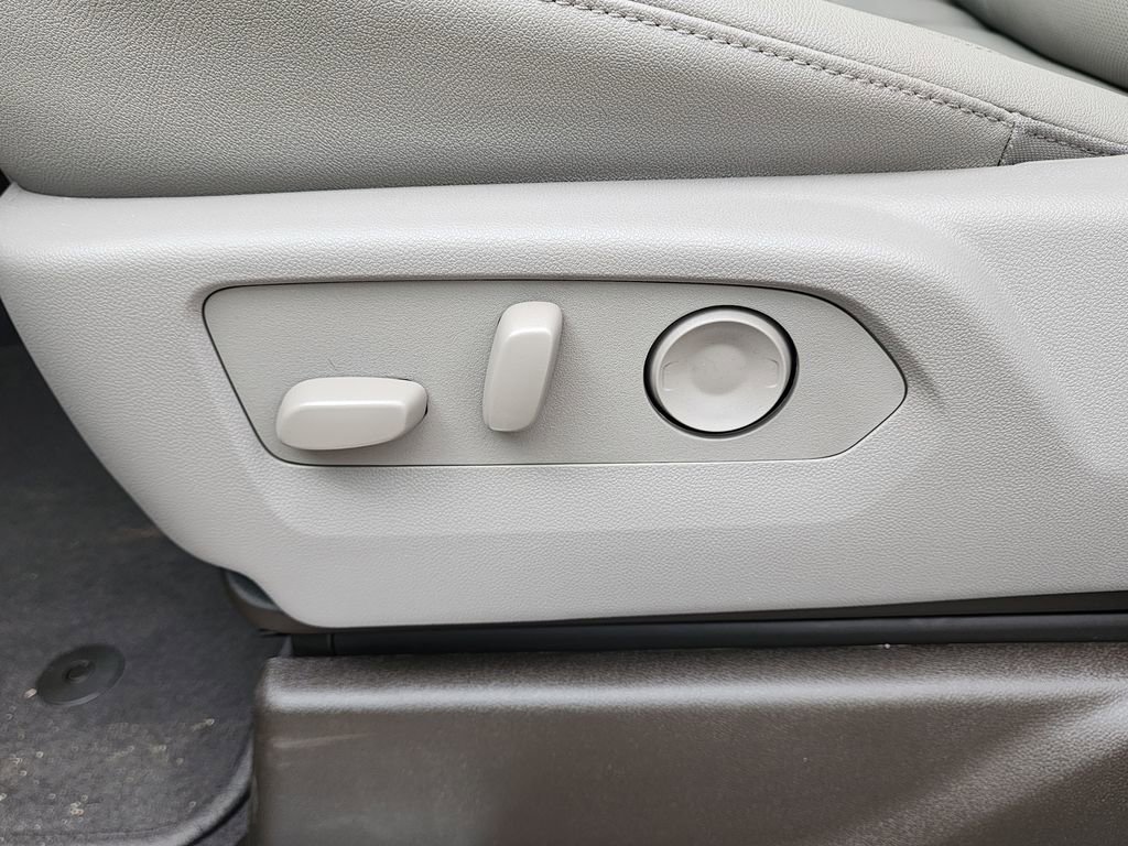 2026 GMC Sierra 1500 SLT - Photo 18