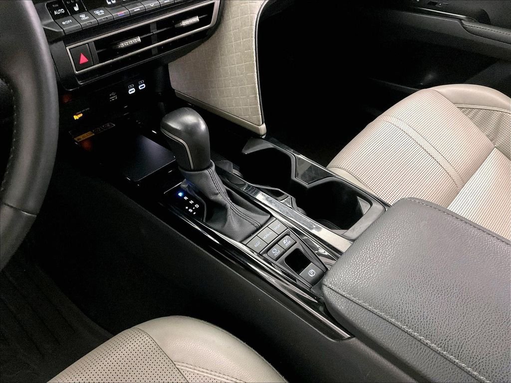 Used 2025 Black Toyota XLE image 19
