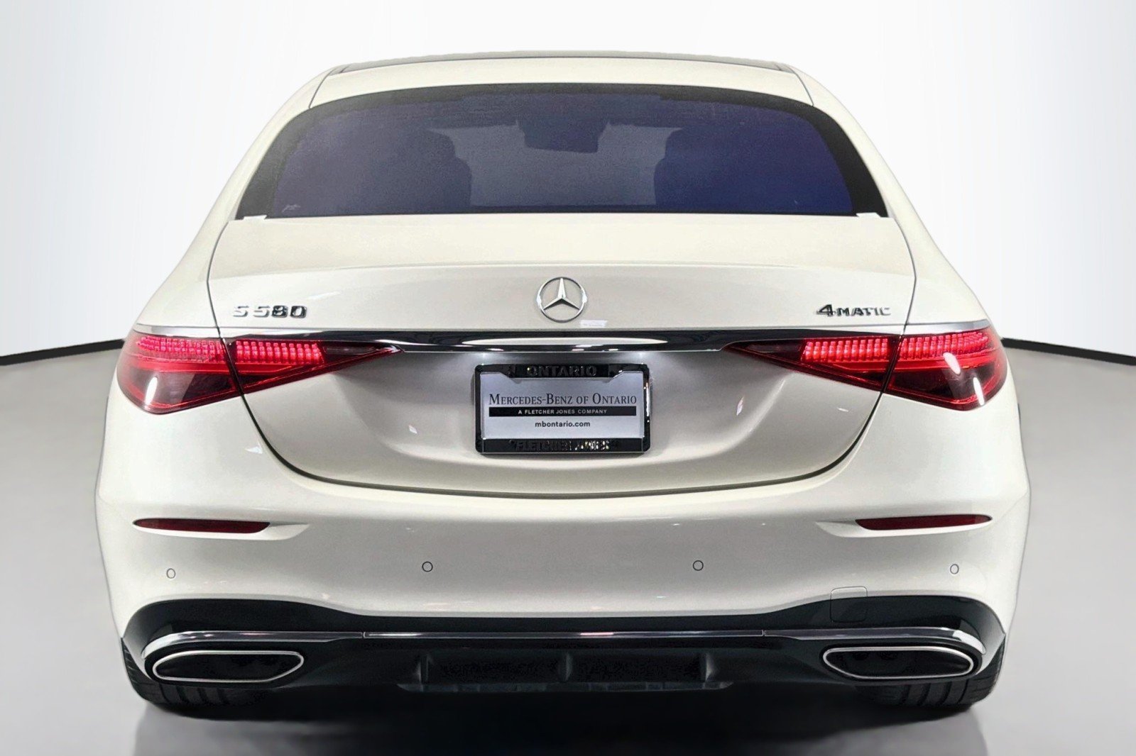 Certified Used 2023 MANUFAKTUR Diamond White Mercedes-Benz S 580 image 4