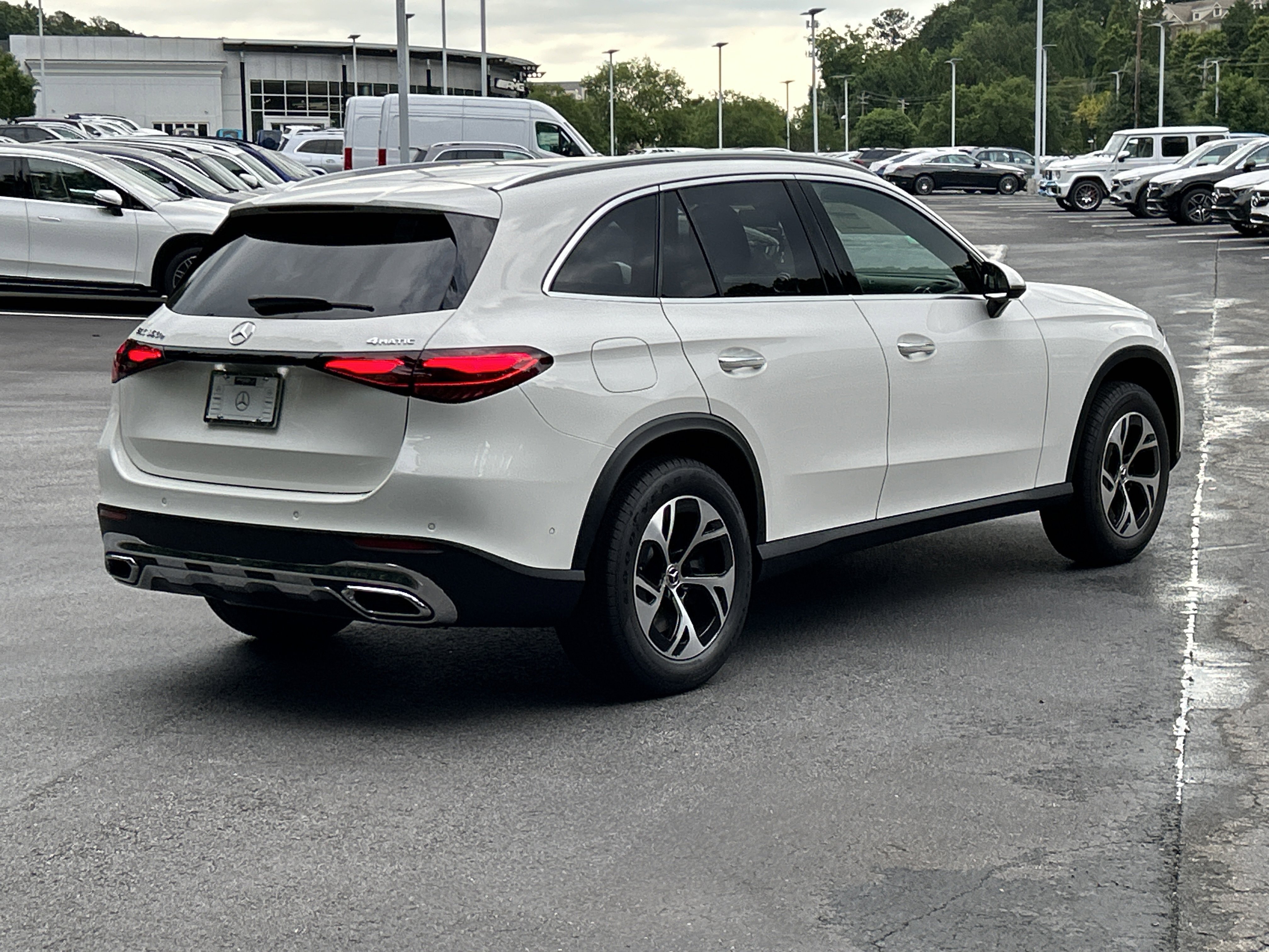 New 2026 Polar White Mercedes-Benz GLC 350e 4MATIC® SUV image 6