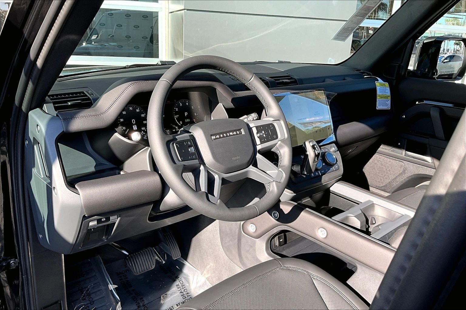 New 2026 Santorini Black LAND ROVER X-Dynamic SE image 6