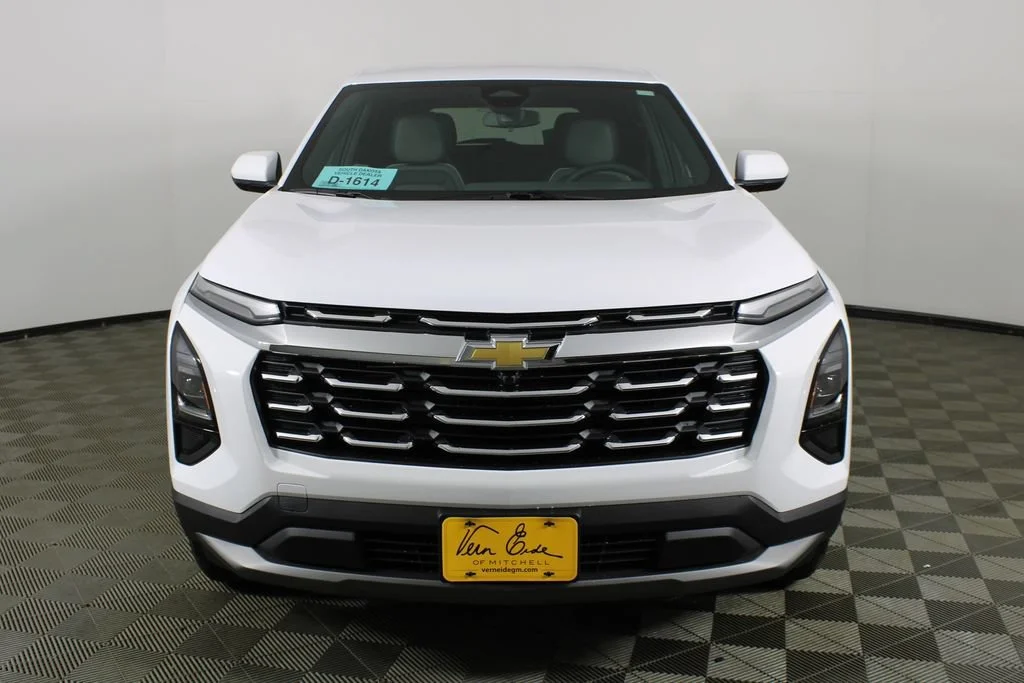 New 2027 Summit White Chevrolet LT image 2