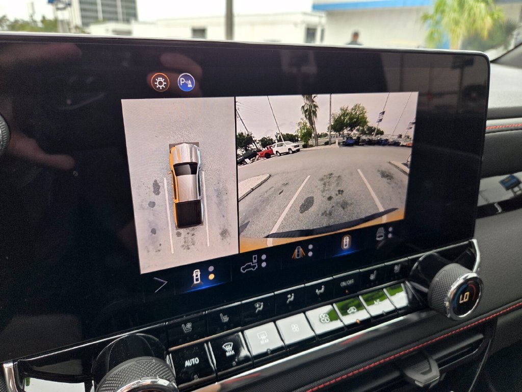 2025 Chevrolet Colorado Z71 - Photo 35