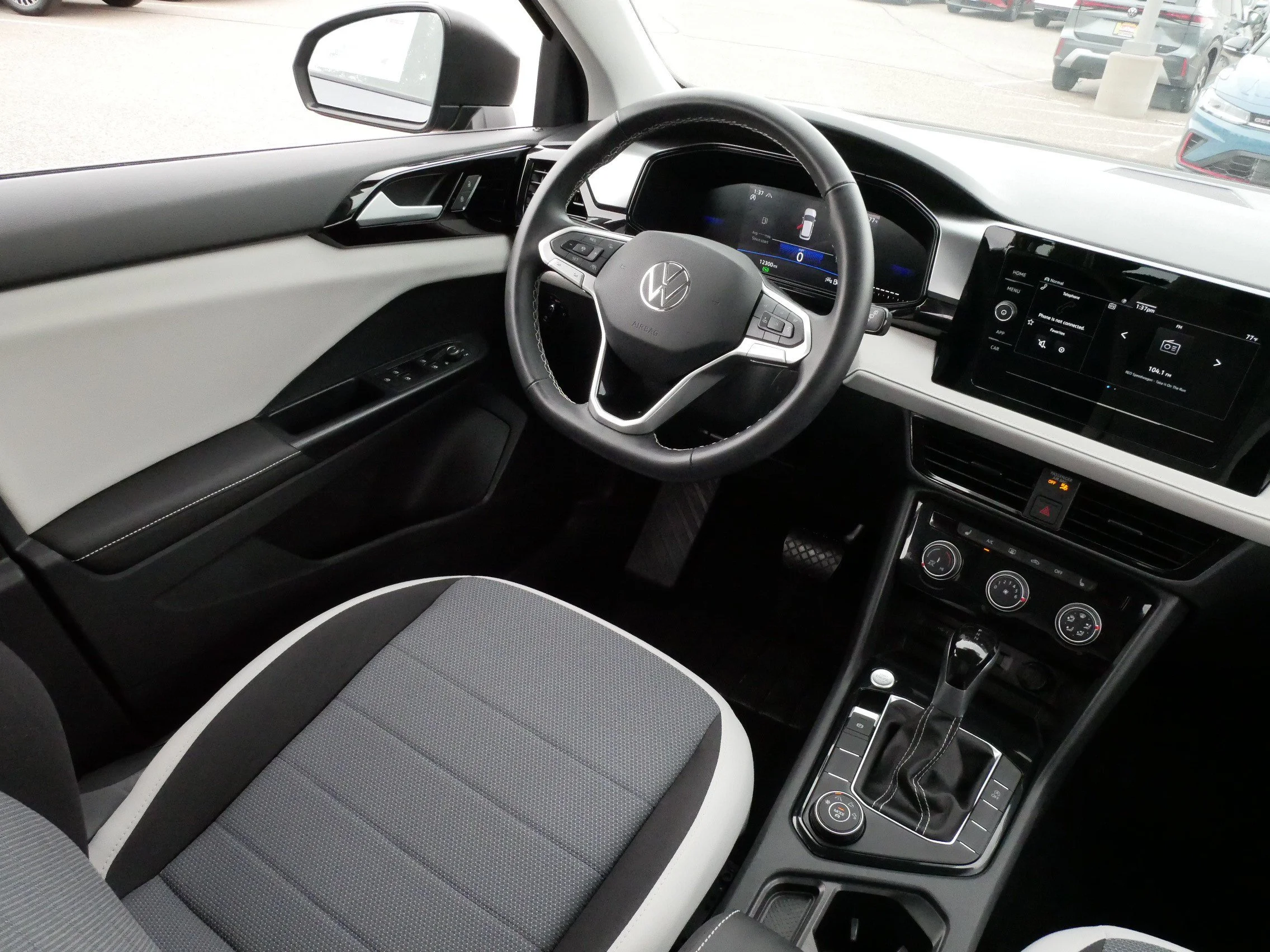 Used 2025 Platinum Gray Metallic Volkswagen S image 9