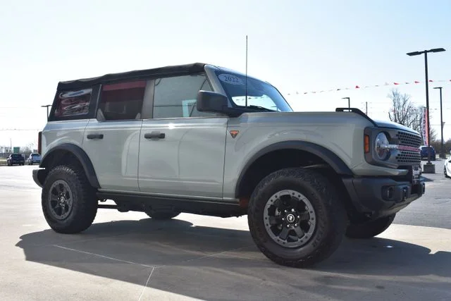 Used 2022 Gray Ford Badlands image 4
