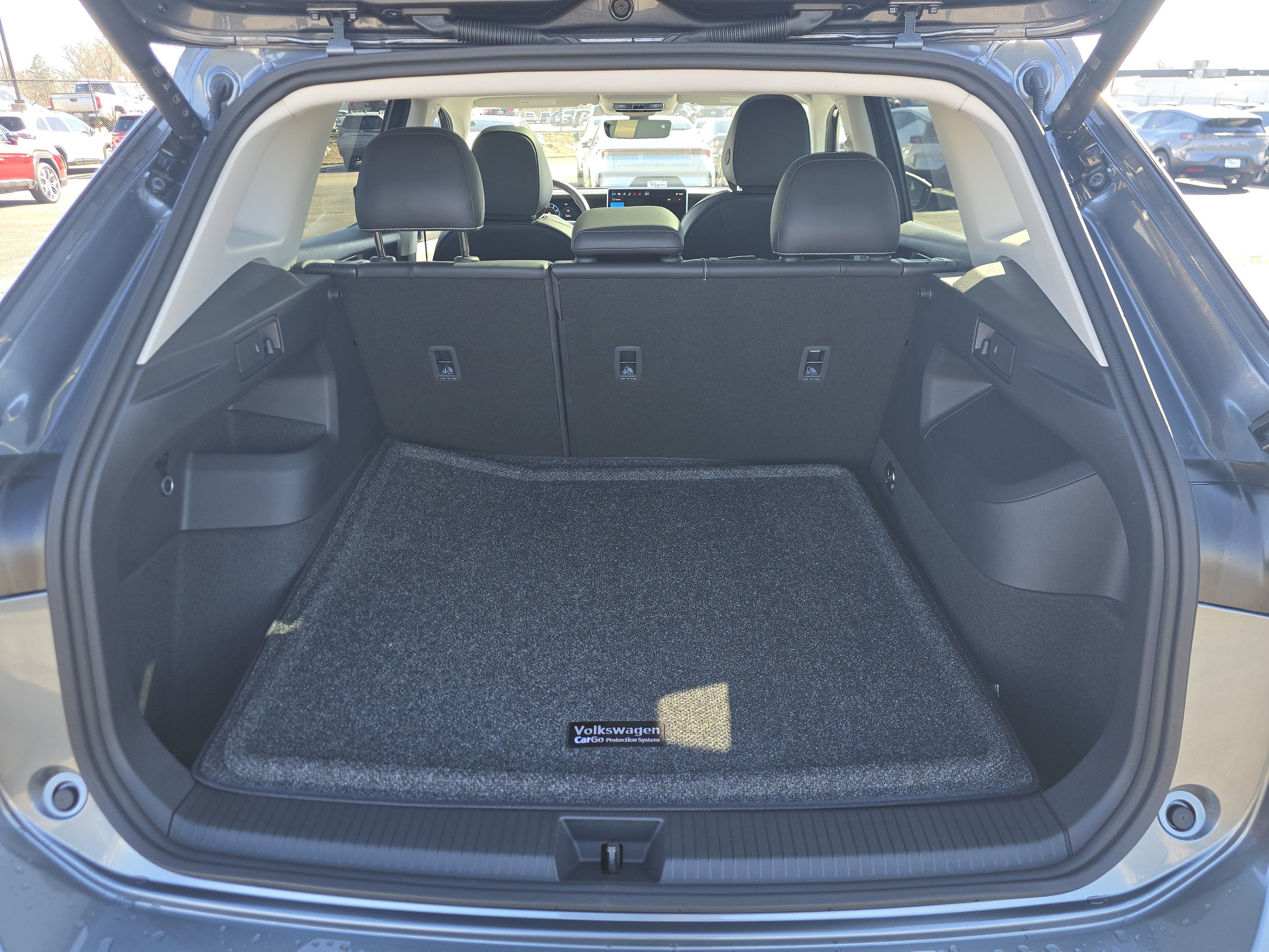 New 2026 Platinum Gray Metallic Volkswagen SE image 15