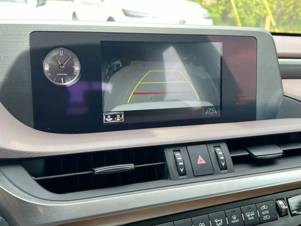 Used 2019 White Pearl Lexus 350 image 16