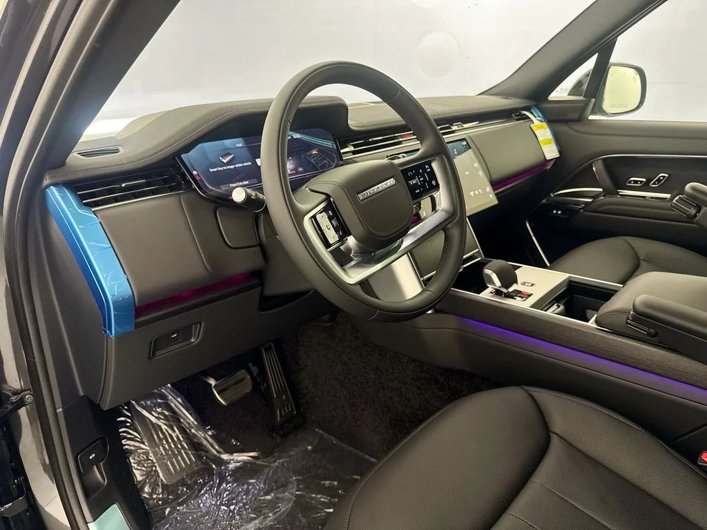 New 2026 Carpathian Grey Land Rover SE image 9
