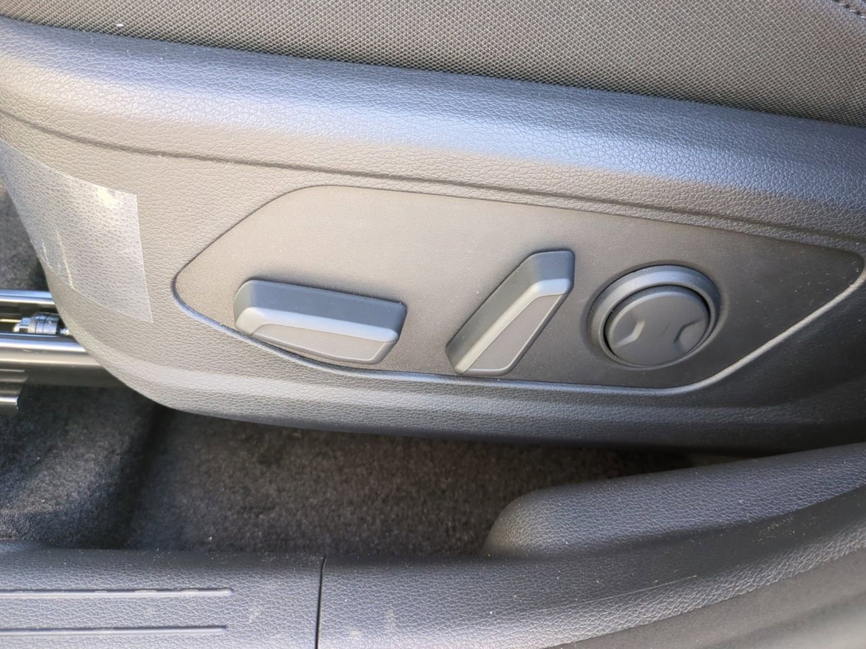 New 2026 Snow White Pearl Kia S image 21