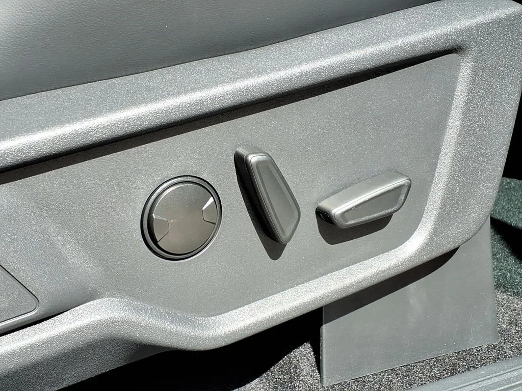 New 2026 Shelter Green Metallic Ford Raptor image 10