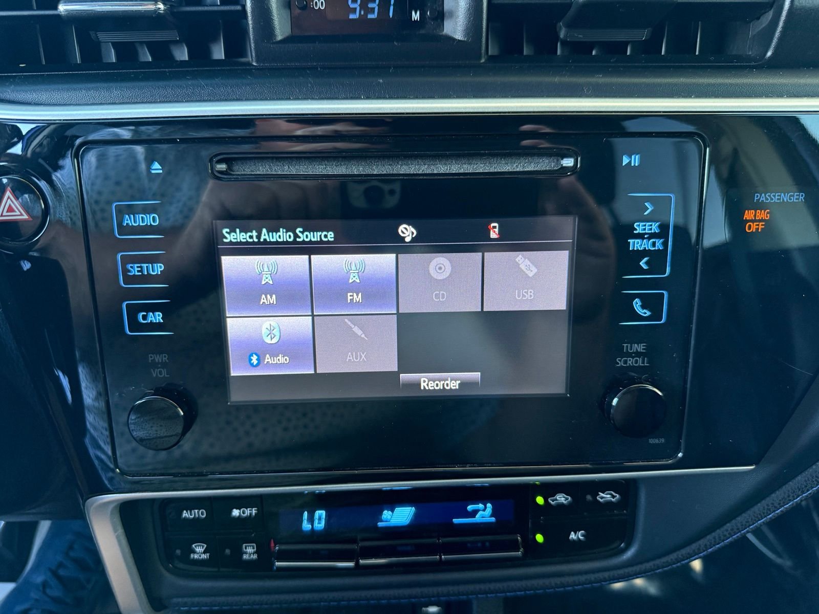 Used 2018 Blue Toyota SE image 23