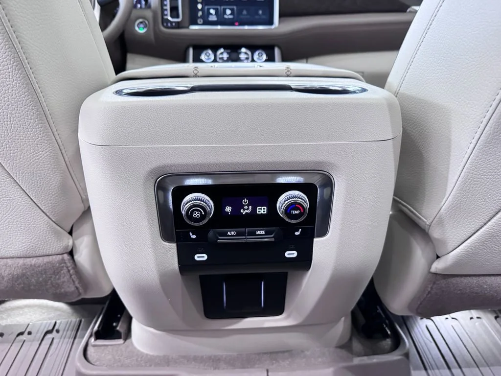 2024 GMC Yukon Denali - Photo 16