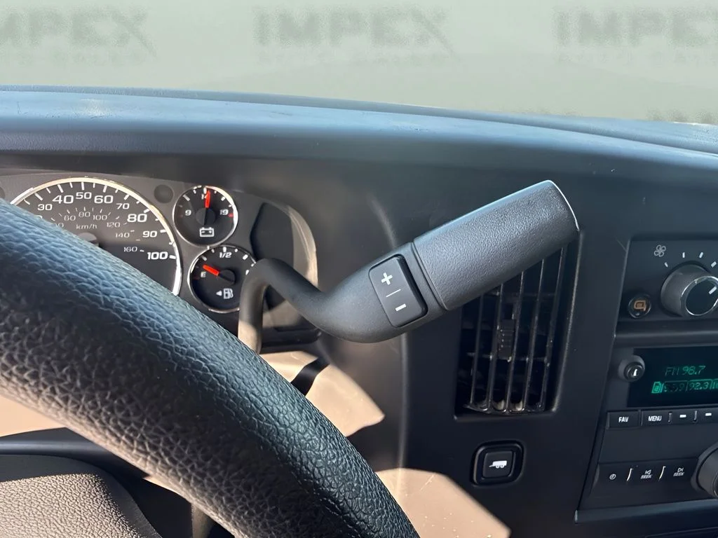 Used 2022 White GMC Work Van image 12