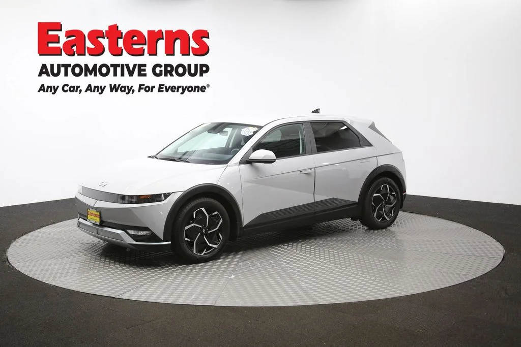Used 2023 Gray Hyundai SE image 53