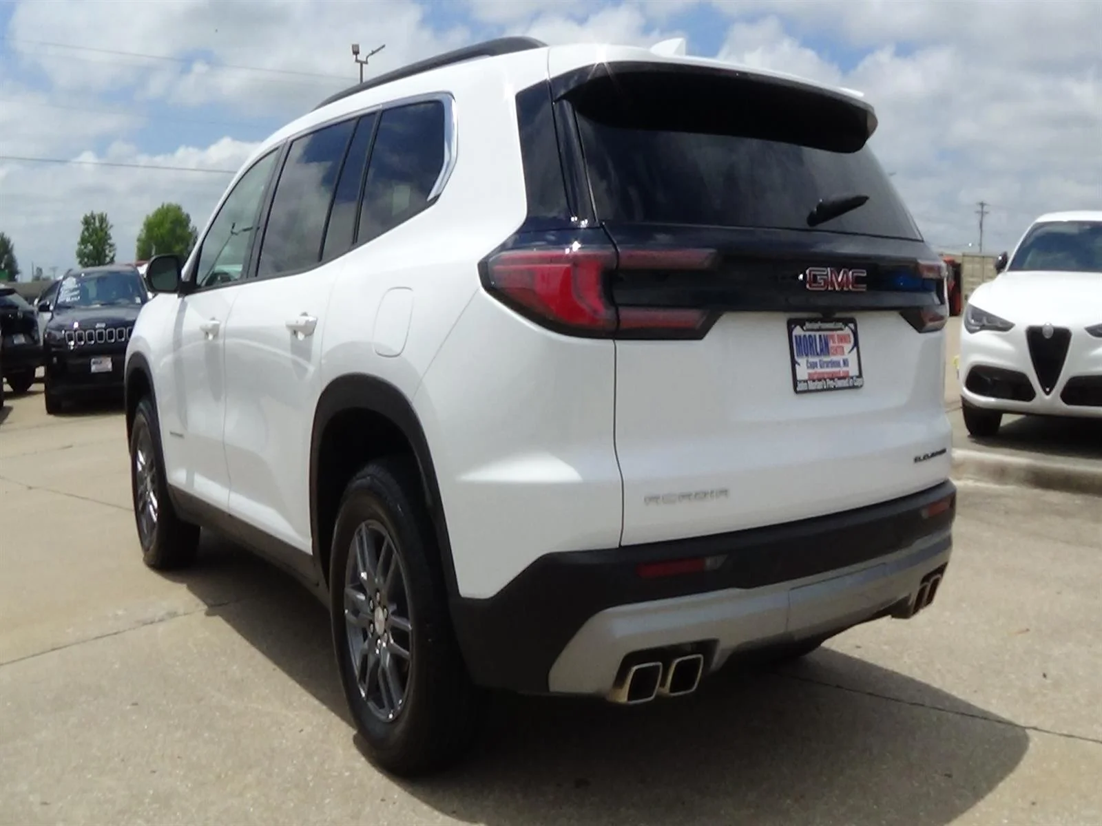 Used 2025 Summit White (gaz) GMC Elevation image 8