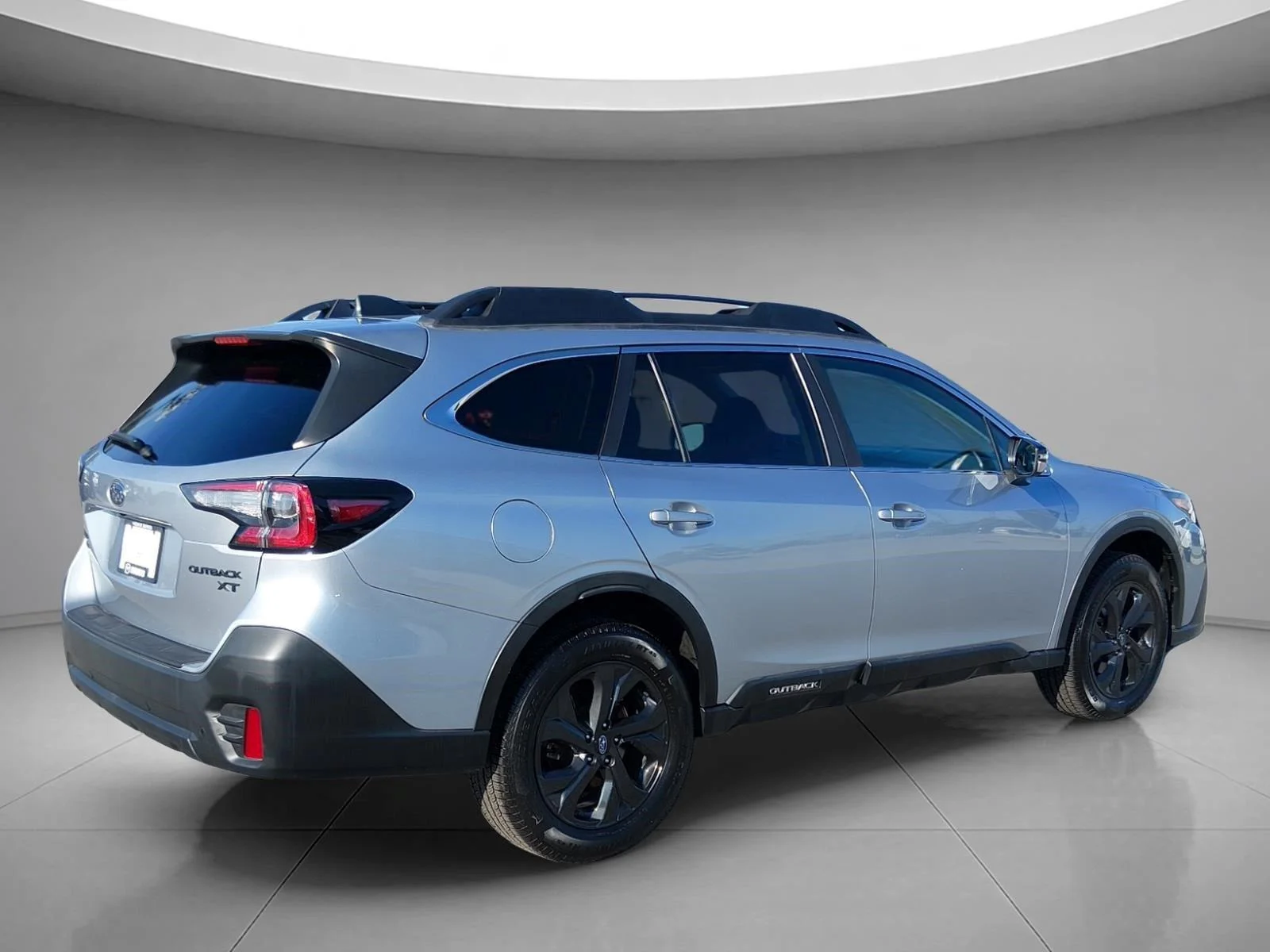 Used 2022 Ice Silver Metallic Subaru Onyx Edition XT image 5