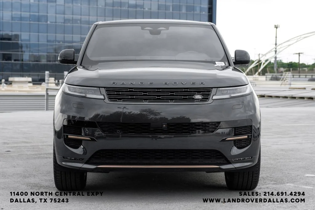 Certified Used 2025 Carpathian Gray Premium Metallic Land Rover Dynamic SE image 3