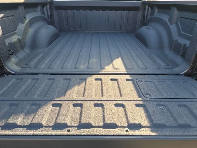 New 2026 Granite Crystal Metallic Clear-Coat Exterior Paint RAM Laramie image 42