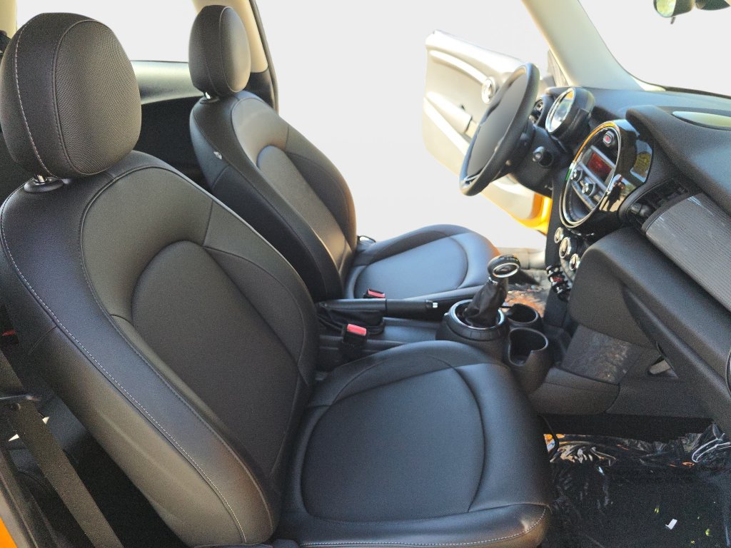 Used 2015 Orange MINI Base image 12
