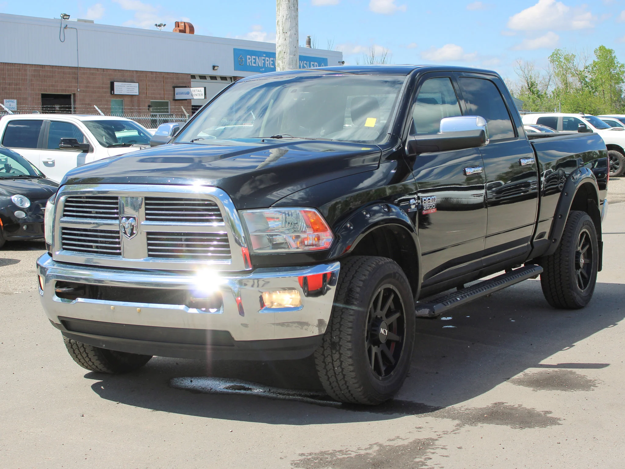 Used 2012 Black RAM Laramie * Cummins diesel, Airbag Suspension, Sunroof, Cooled/Heated Leather image 8