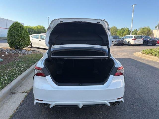 Certified Used 2021 MID BLK/WIND CHILL Toyota  image 13