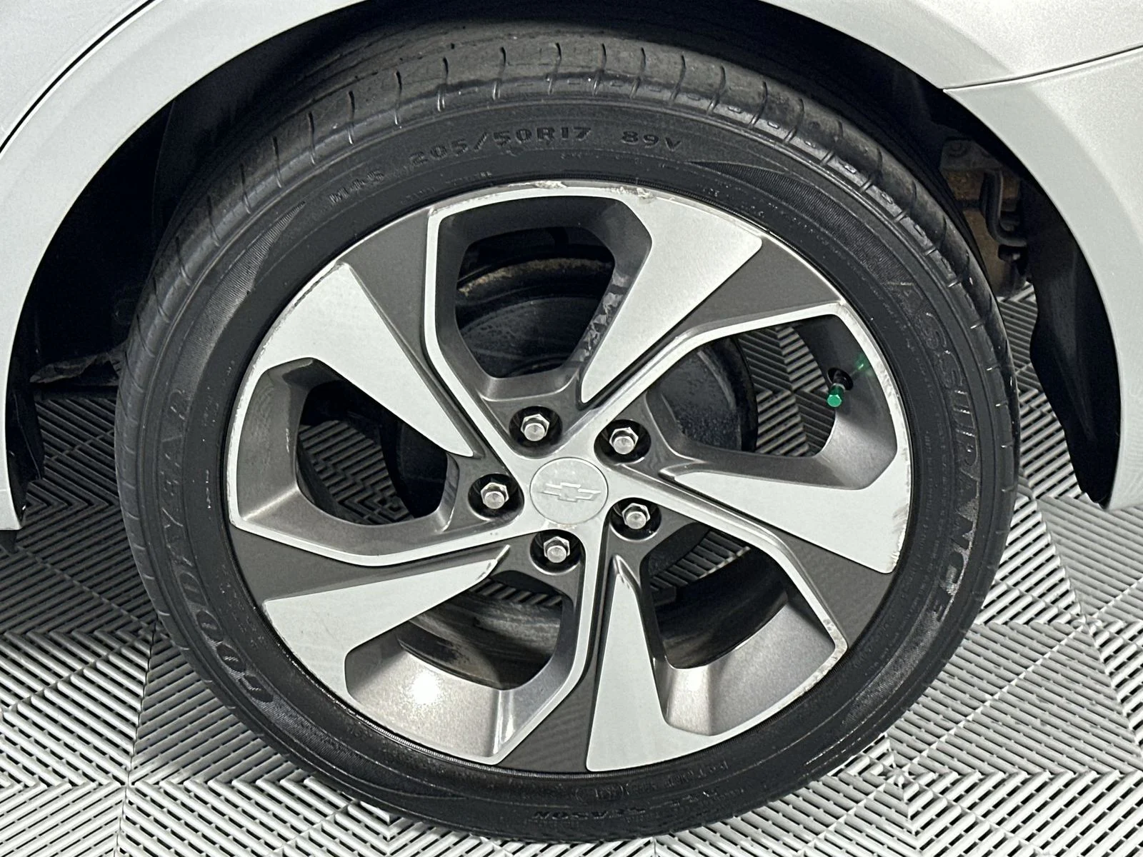 Used 2019 Silver Chevrolet Premier image 10