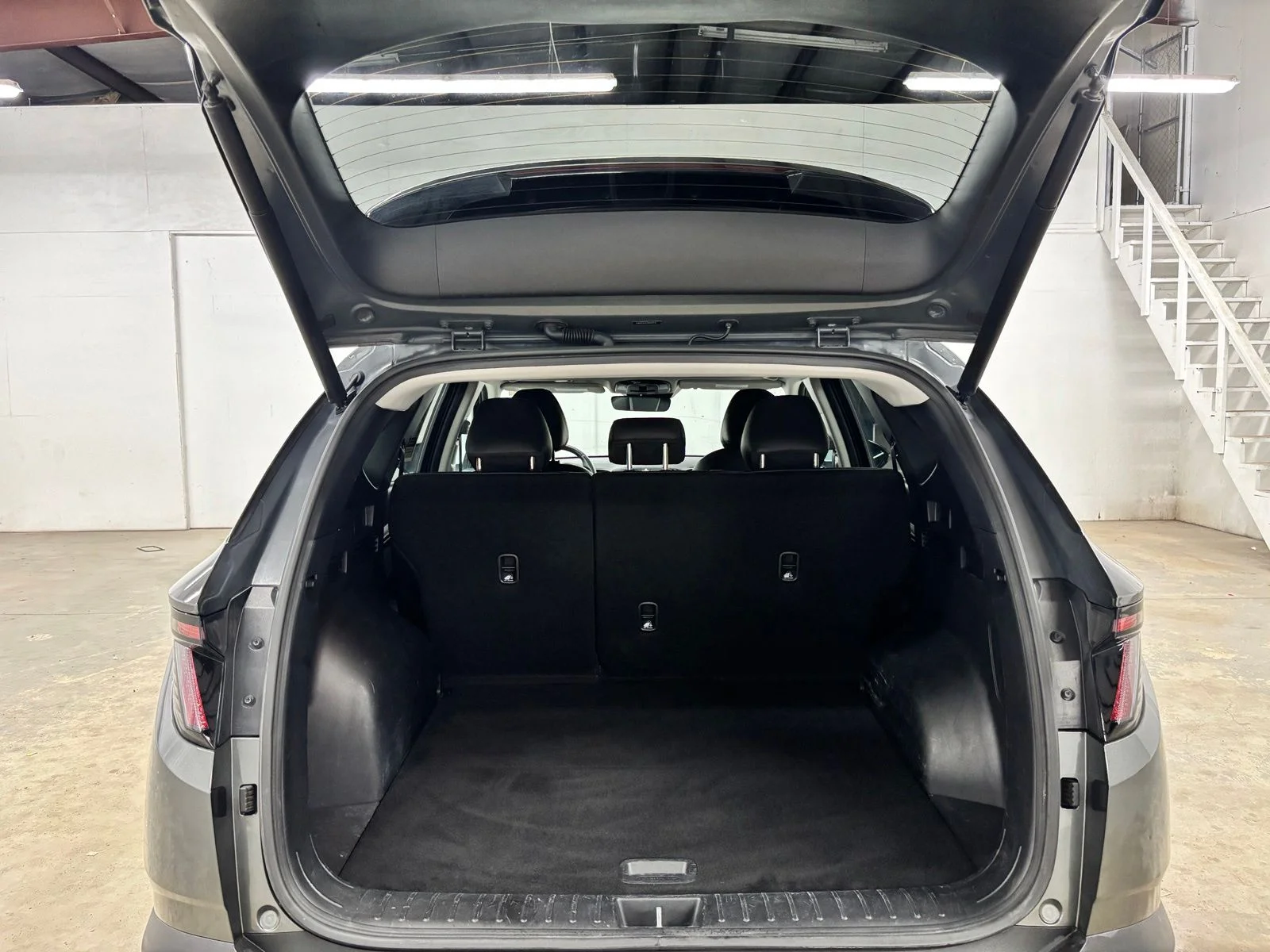 Used 2022 Gray Hyundai Limited image 23