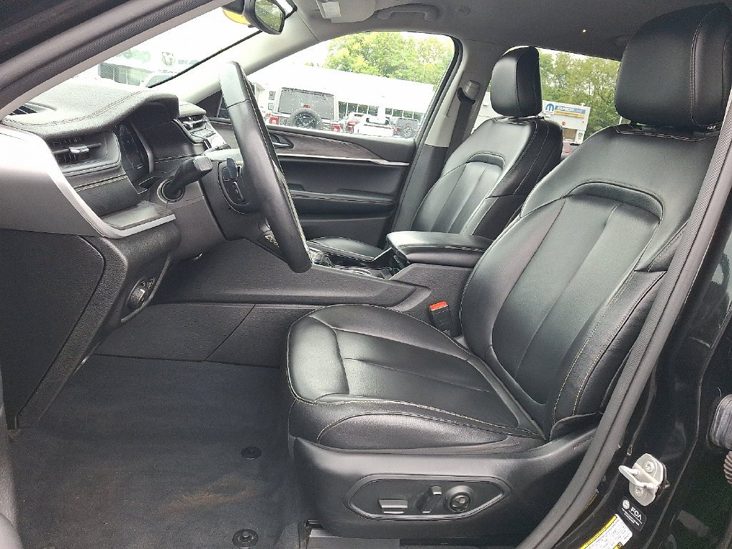 Used 2023 Black Jeep Limited image 16