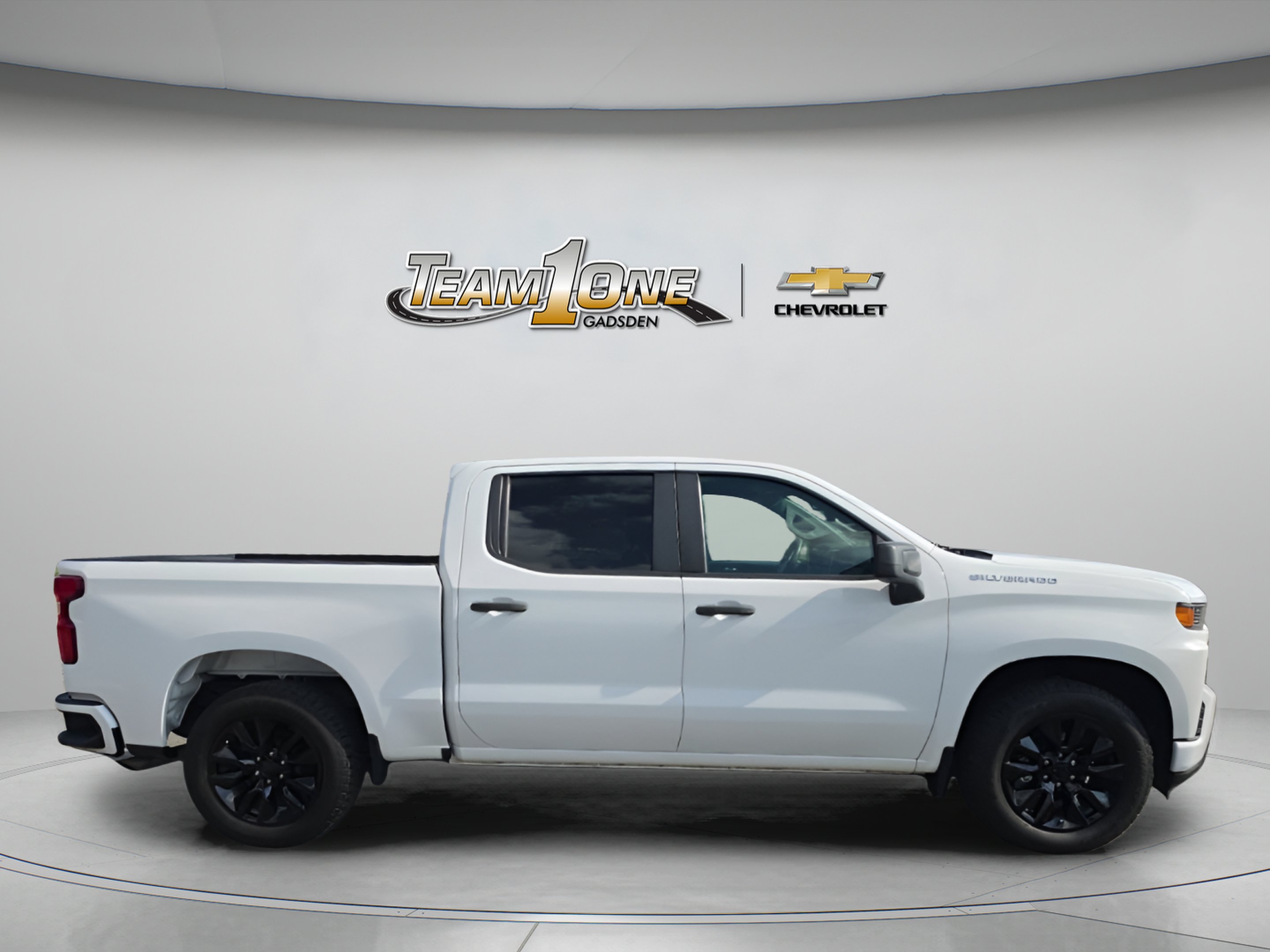 Used 2021 SUMMIT WHITE Chevrolet Custom image 8