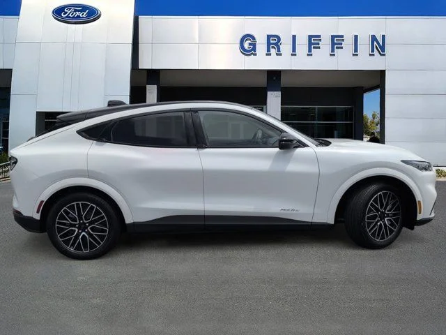 New 2026 Star White Metallic Tri-coat Ford Premium image 3