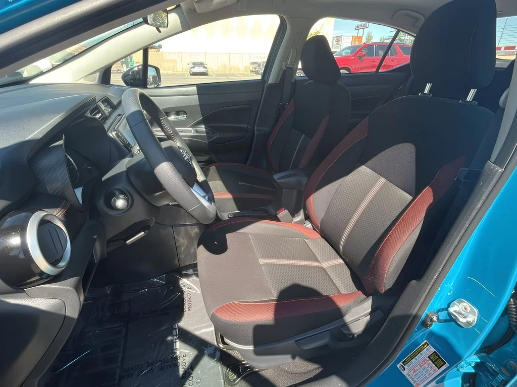 2025 Nissan Versa Sedan SR - Photo 18