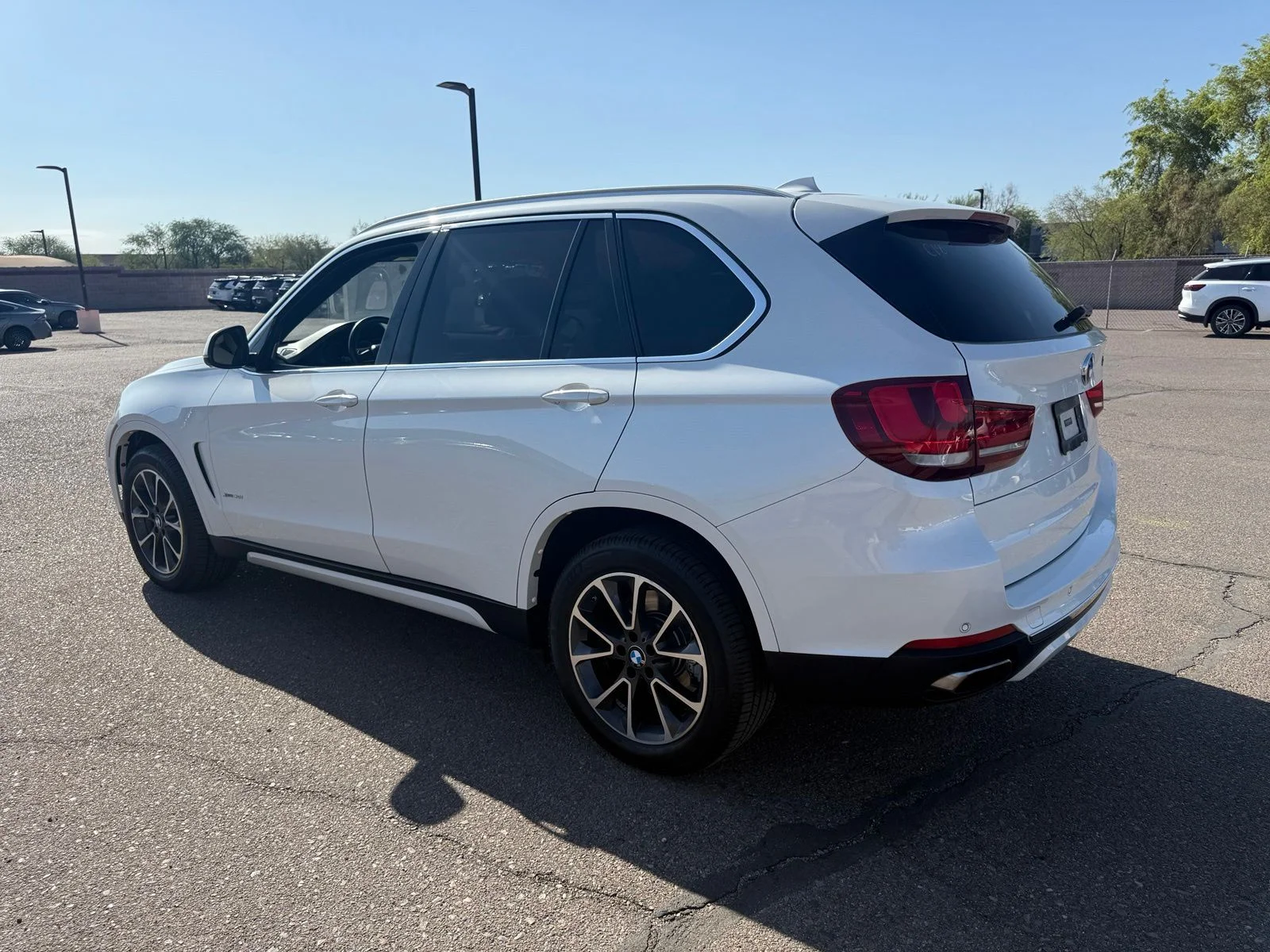 Used 2018 White Metallic BMW xDrive50i image 6