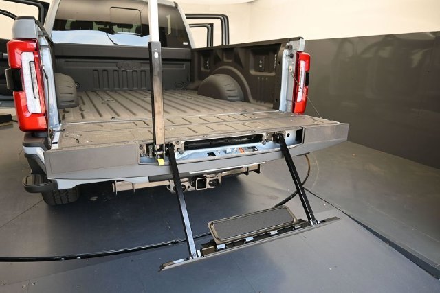 New 2026 Glacier Gray Metallic Tri-Coat Ford F-250® Platinum® image 93