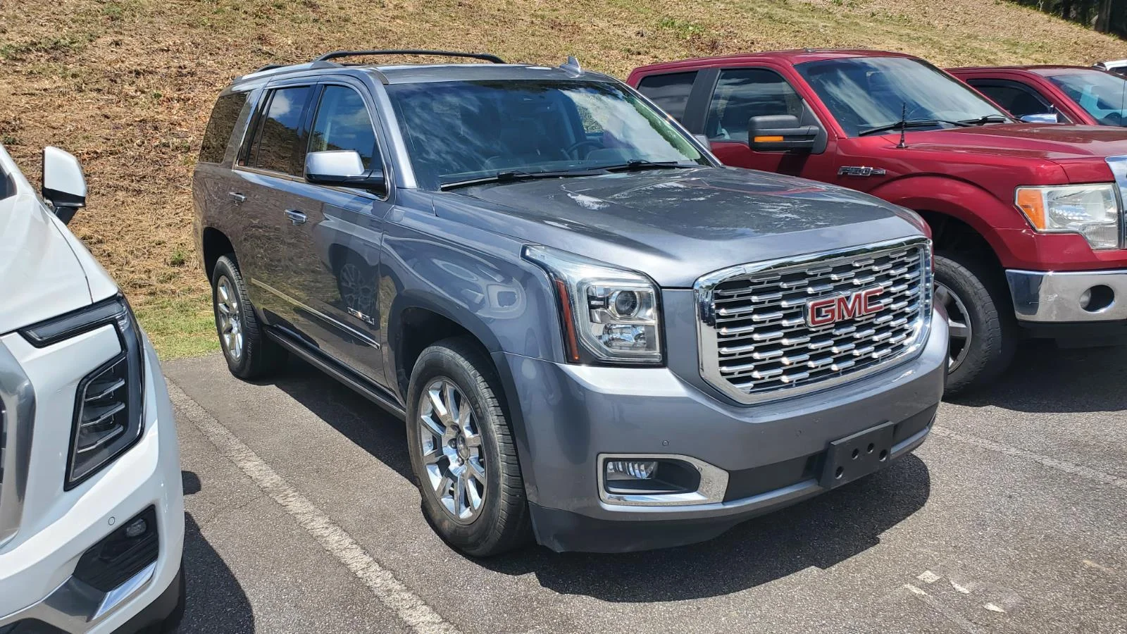 Used 2020 SATIN STEEL METALLIC GMC Denali image 2