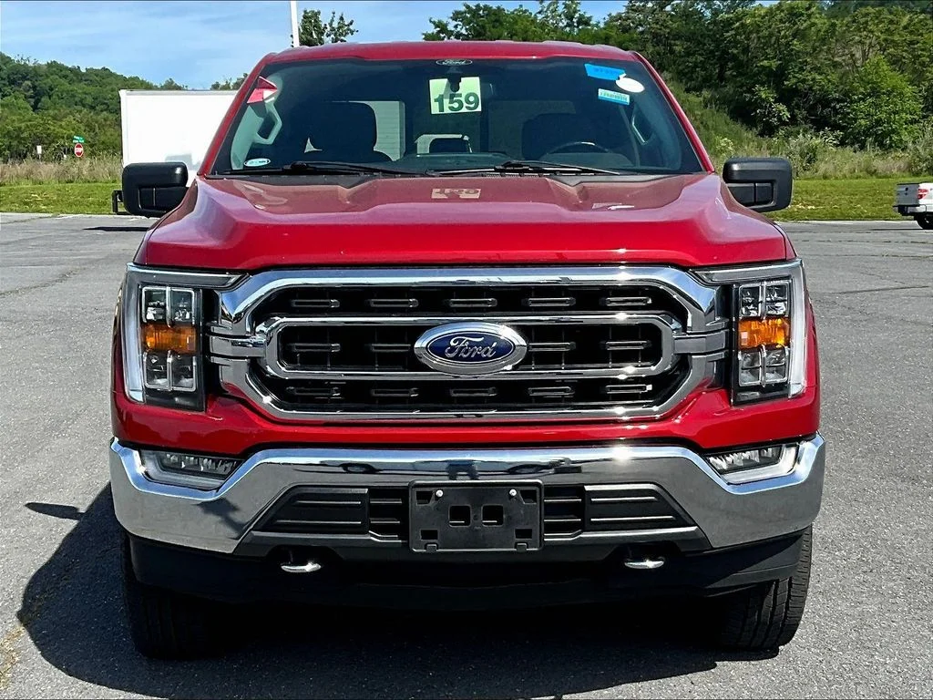Used 2021 Red Ford XLT image 2
