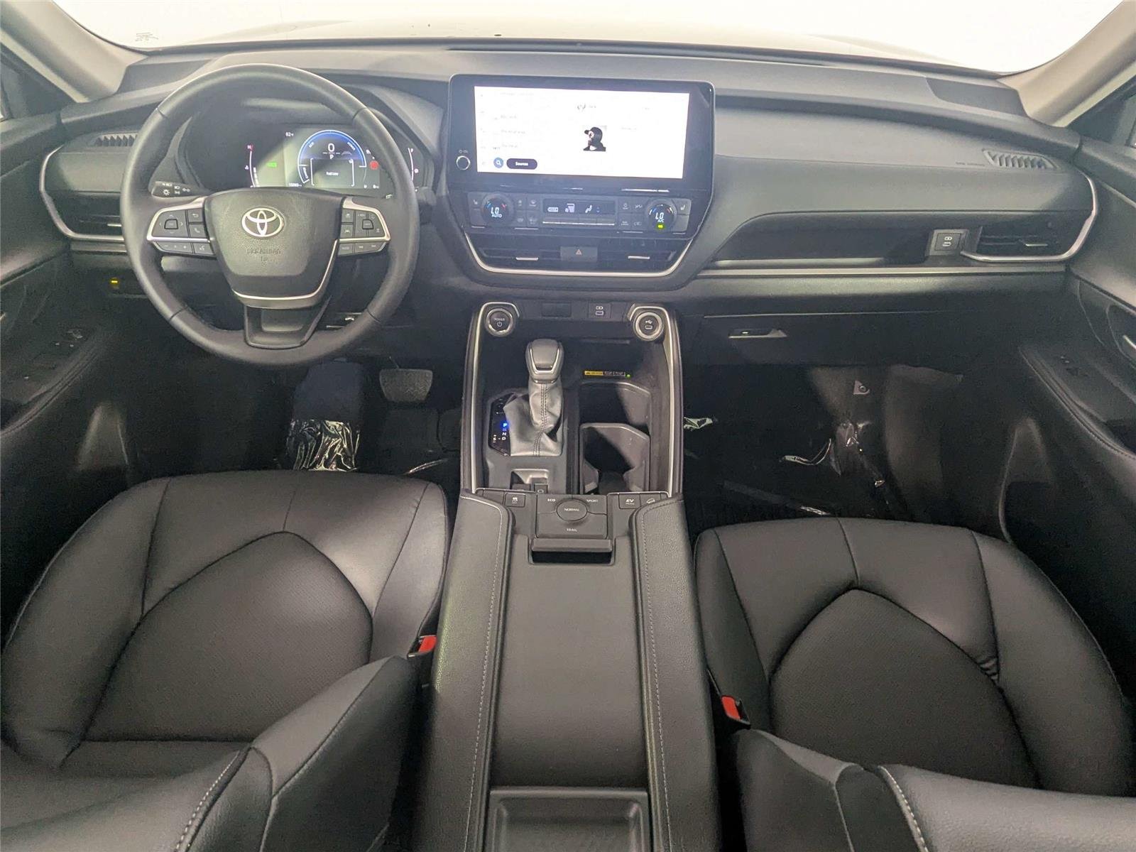 Used 2025 Midnight Black Metallic Toyota XLE image 38