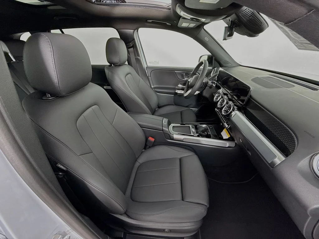 2025 Mercedes-Benz GLB Base - Photo 30