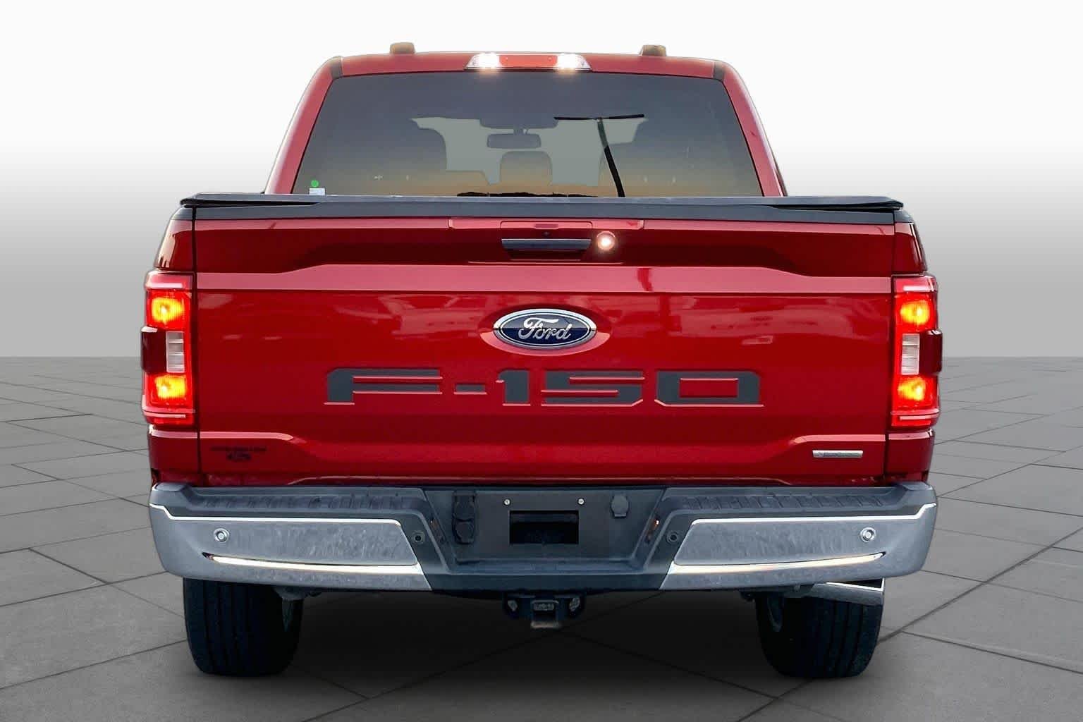 Used 2021 Rapid Red Metallic Tinted Clearcoat Ford XLT image 5