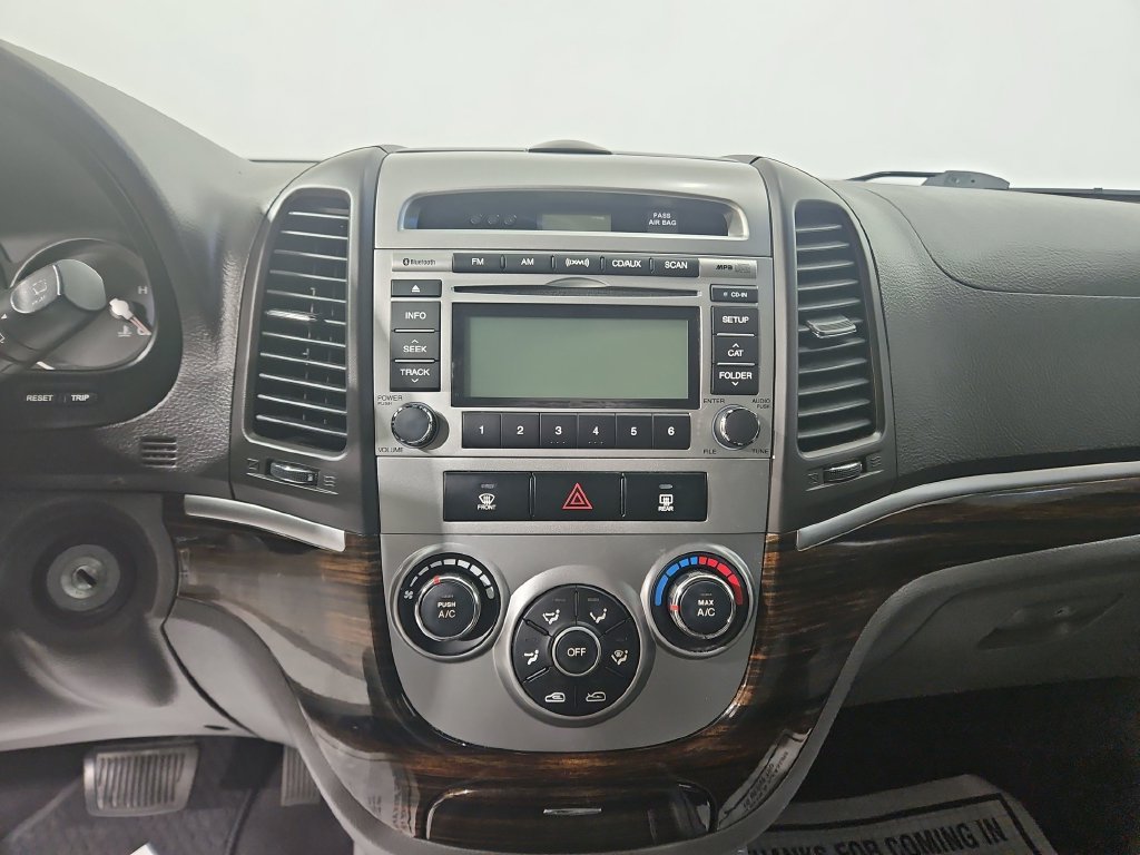 Used 2012 White Hyundai GLS image 17